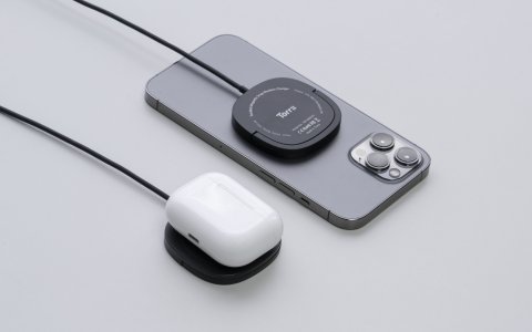 Torrii Bolt Magnetic Snap 15W Wireless Charger - Black