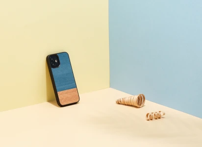 Man & Wood Case For iPhone 12 / 12 Pro - Denim